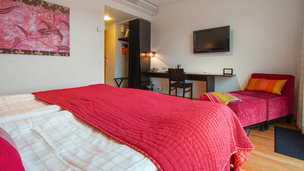 Western Time Hotell 4*